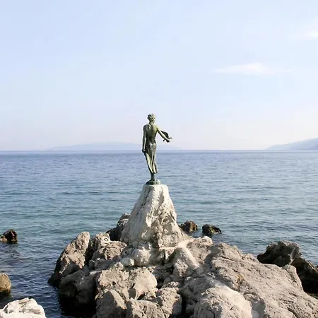 With A Parking Space - 7857