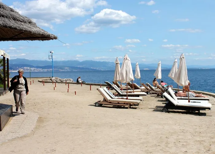 With A Parking Space - 7857 * 奥帕提亚